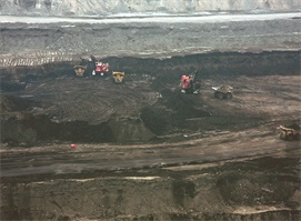 加拿大項目，油砂露天開採。