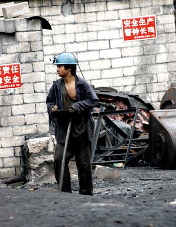 云南曲靖煤老板最怕政策有变 九成背著债务